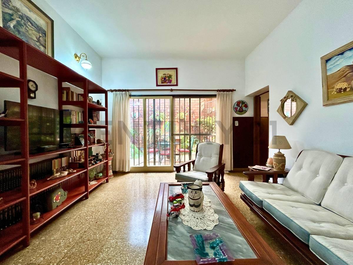 Foto de En venta | Casa de pasillo único, 4 Dormitorios | Pichincha, Rosario, imagen 1
