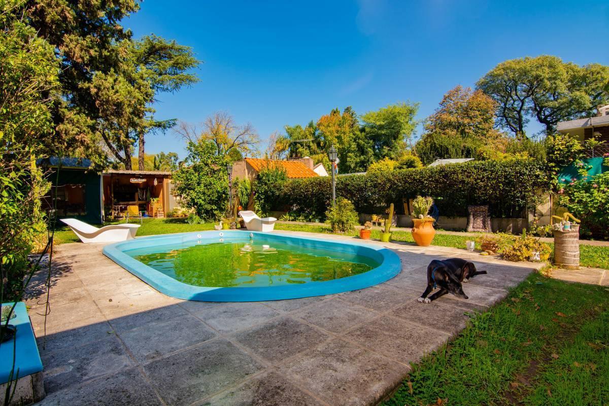 Foto de Venta Casa 3 Dormitorios con Parque y Pileta | Barrio Los Pinos, imagen 1