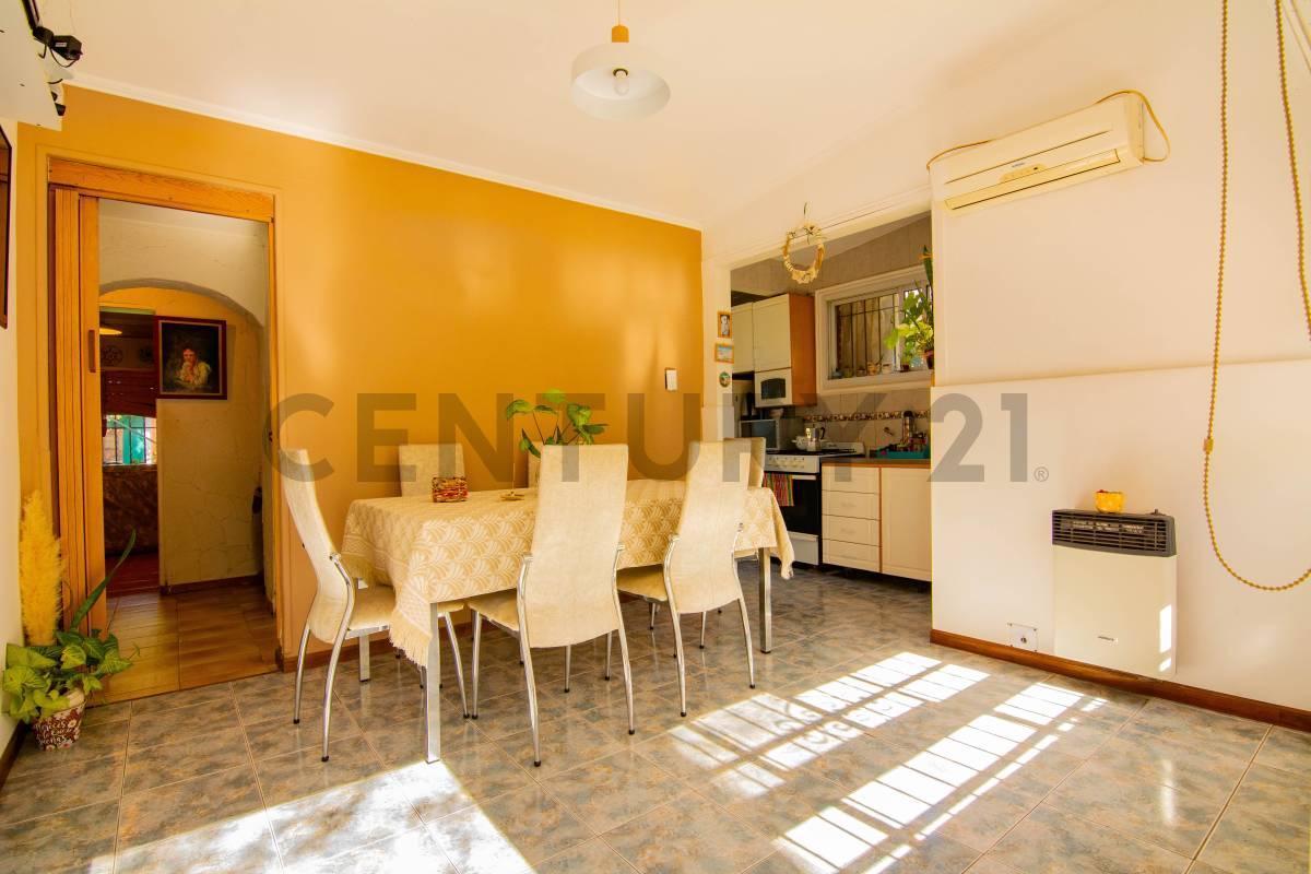 Foto de Venta Casa 3 Dormitorios con Parque y Pileta | Barrio Los Pinos, imagen 4