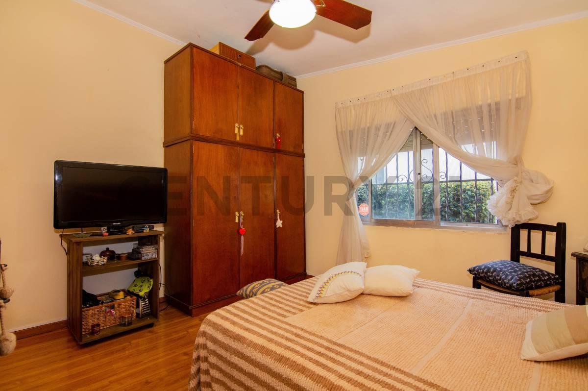 Foto de Venta Casa 3 Dormitorios con Parque y Pileta | Barrio Los Pinos, imagen 2