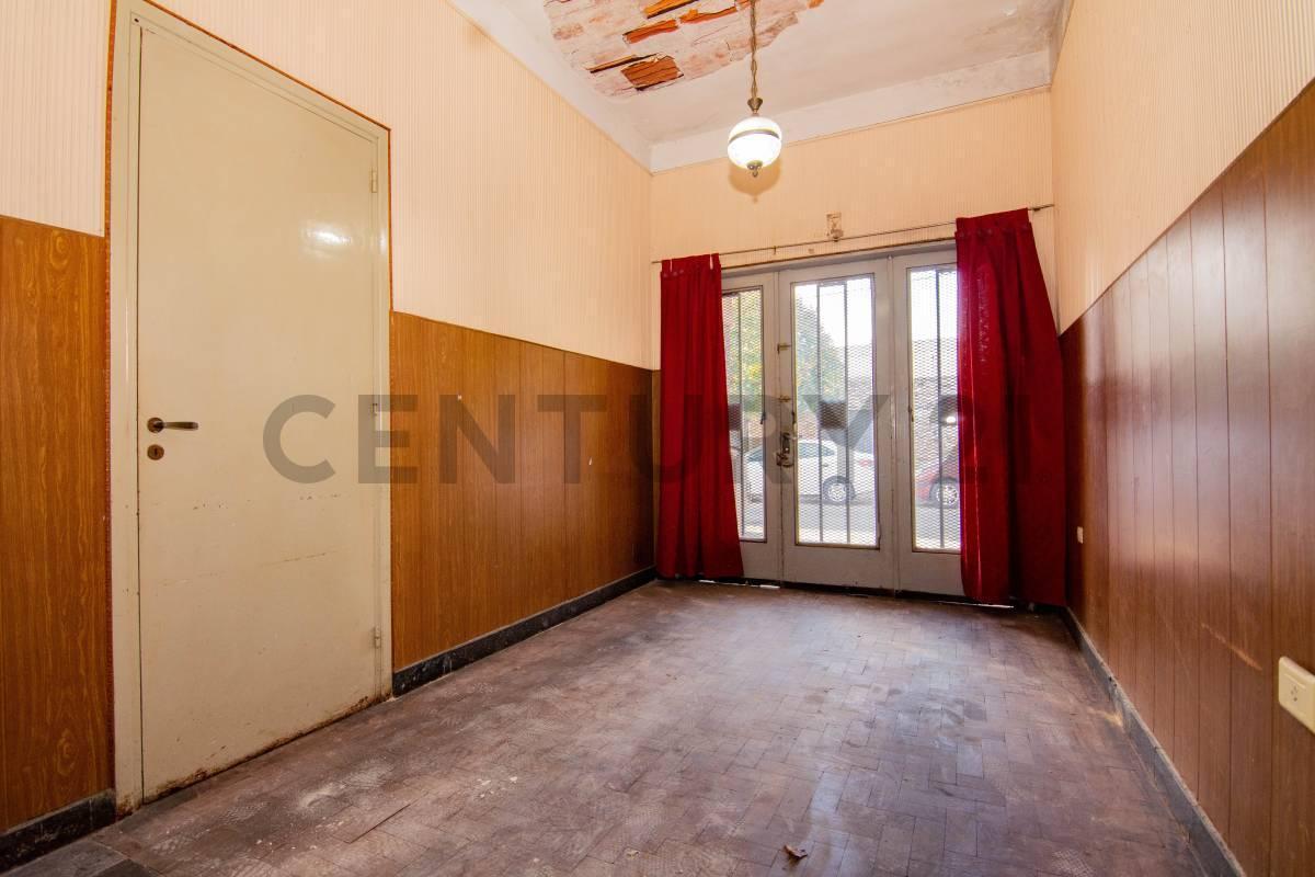 Foto de Venta Casa de 2 Dormitorios A Reciclar en Arroyito, Rosario, imagen 2
