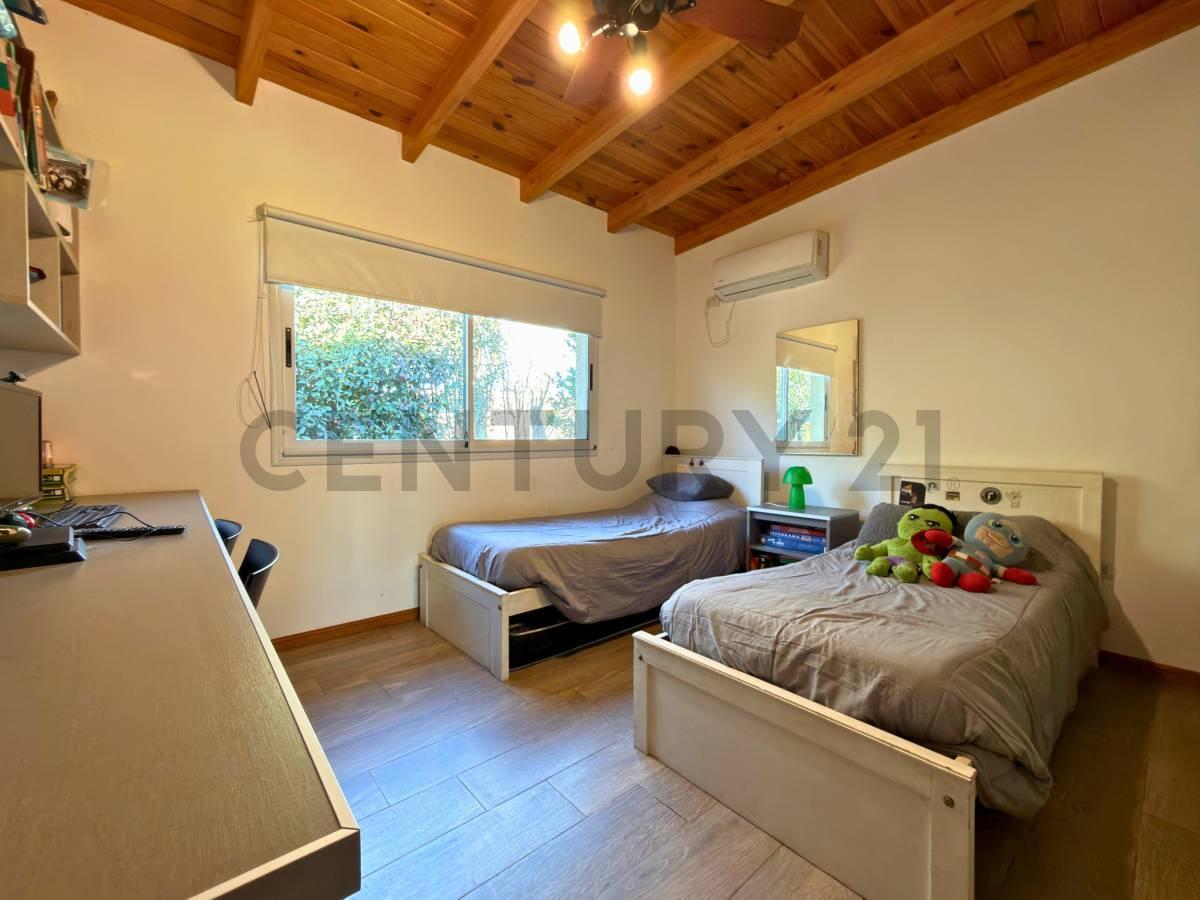 Foto de Venta | Casa de 2 Dormitorios con jardín y pileta en Punta Chacra, imagen 5