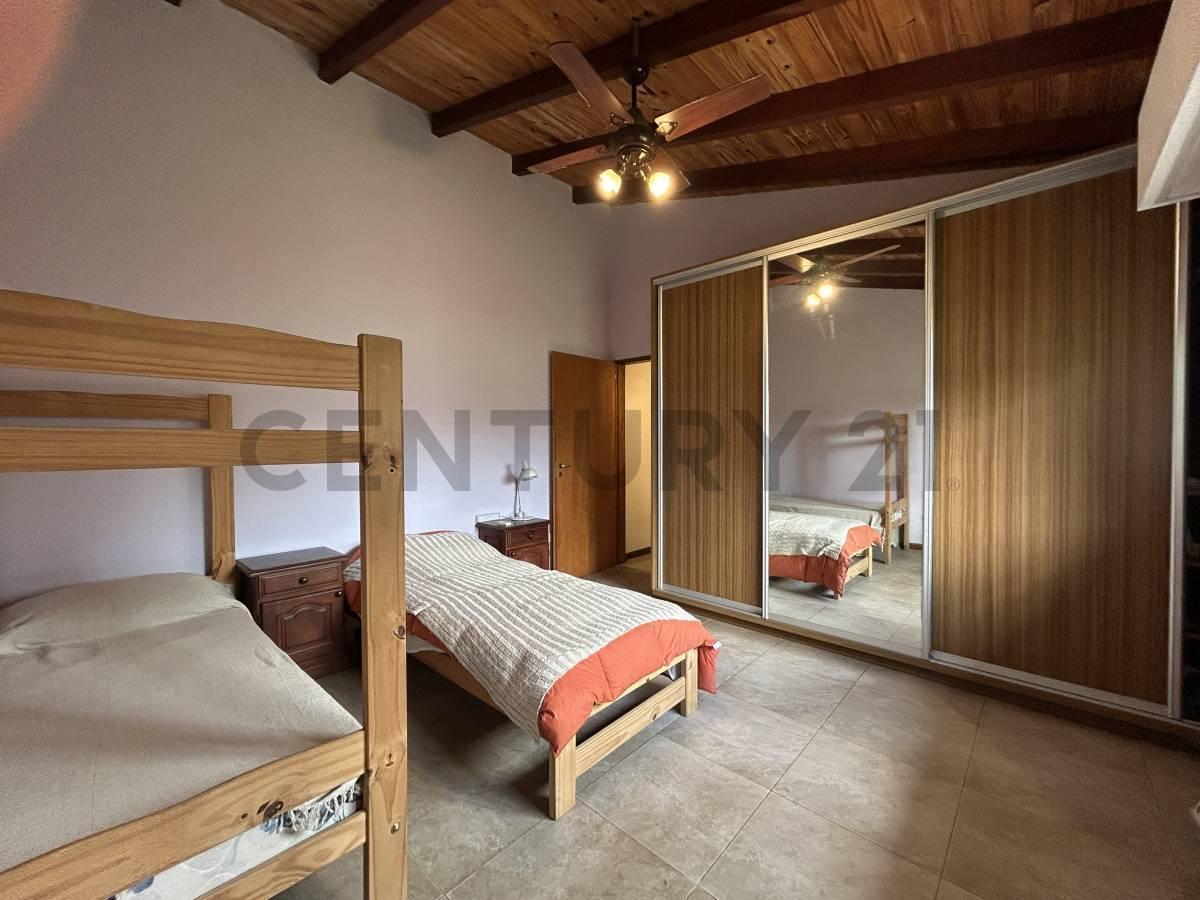 Foto de Venta | Casa de 2 Dormitorios + comodín con amplio jardín y pileta en, imagen 4