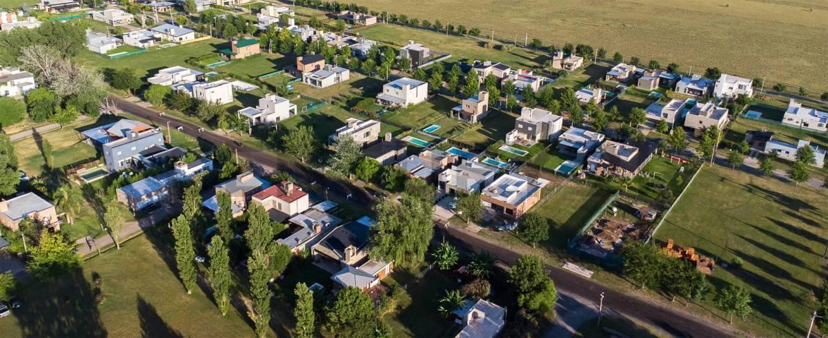 Foto de Venta Lote de esquina en Barrio Privado Las Casuarinas, Ibarlucea, imagen 3