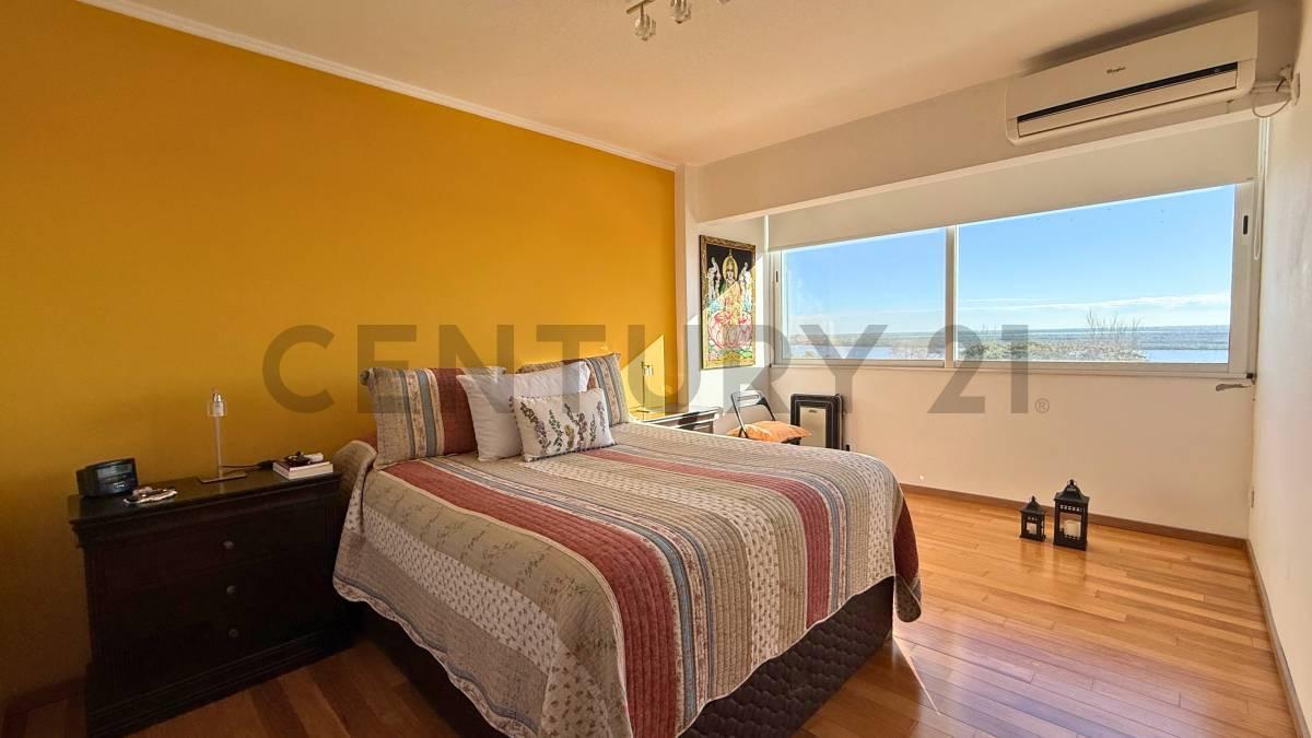 Foto de Venta Departamento de 2 Dormitorios + comodín con vista franca al río, imagen 3