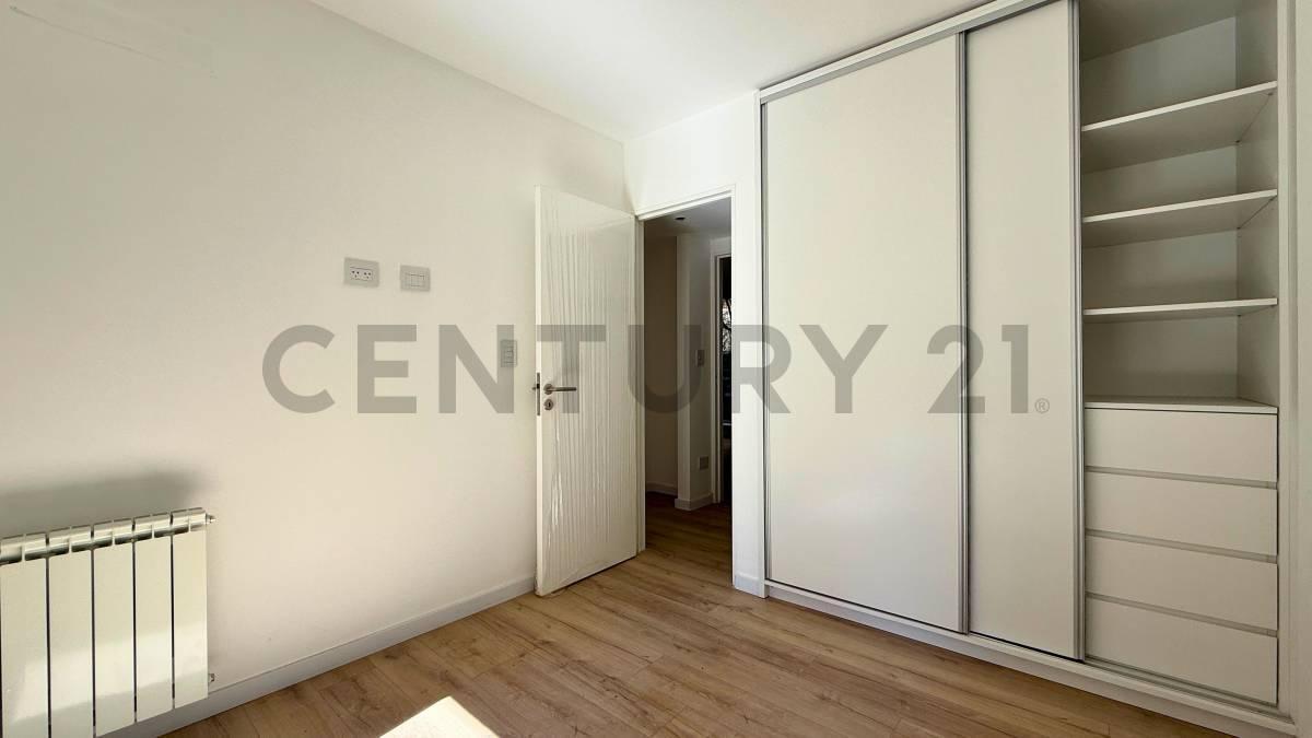 Foto de Venta | Departamento de 2 Dormitorios con patio y balcón al frente con, imagen 5