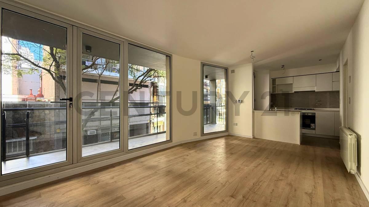 Foto de Venta | Departamento de 2 Dormitorios con patio y balcón al frente con, imagen 1