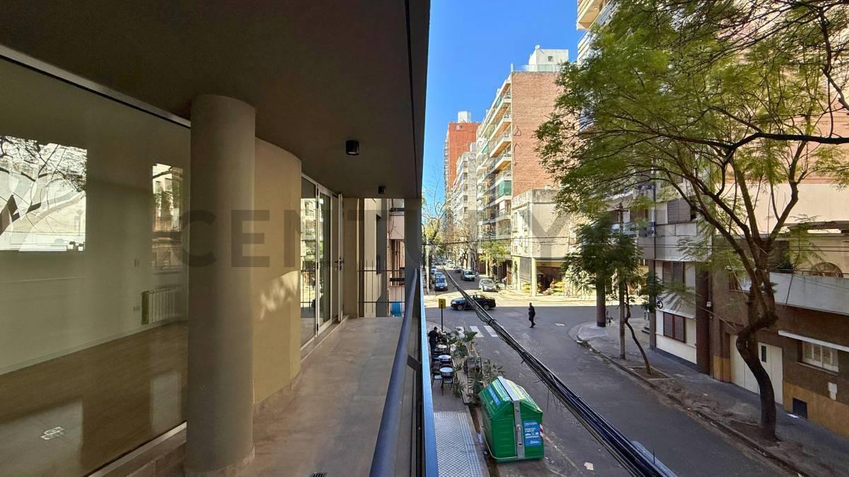 Foto de Venta | Departamento de 2 Dormitorios con patio y balcón al frente con, imagen 3