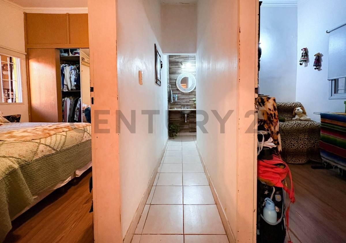 Foto de Venta Casa de pasillo (no ph) de 2 Dormitorios con patio en Arroyito, imagen 5