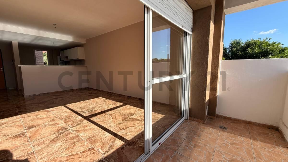 Foto de Venta Departamento de 2 Dormitorios con balcón en Echesortu, Rosario, imagen 3