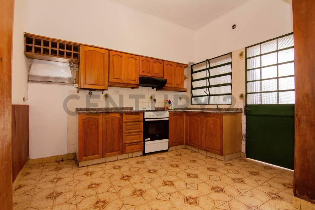 Foto de Venta Casa de 3 Dormitorios con patio, terraza y cochera doble en, imagen 2