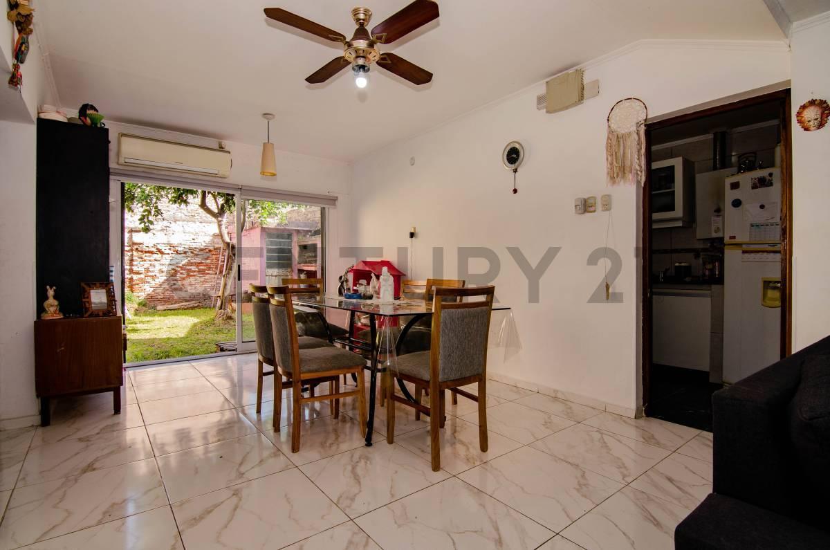 Foto de Venta Casa de 2/3 Dormitorios con frente de local y cochera doble en, imagen 5