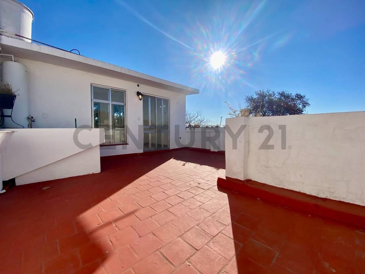 Foto de Venta Casa de 3 Dormitorios con quincho y terraza en Sarmiento, Rosario, imagen 5