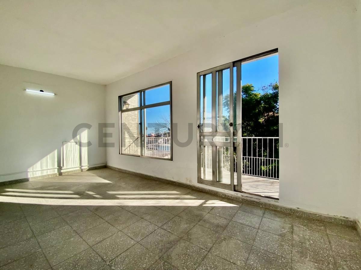 Foto de Venta Casa de 3 Dormitorios con quincho y terraza en Sarmiento, Rosario, imagen 4