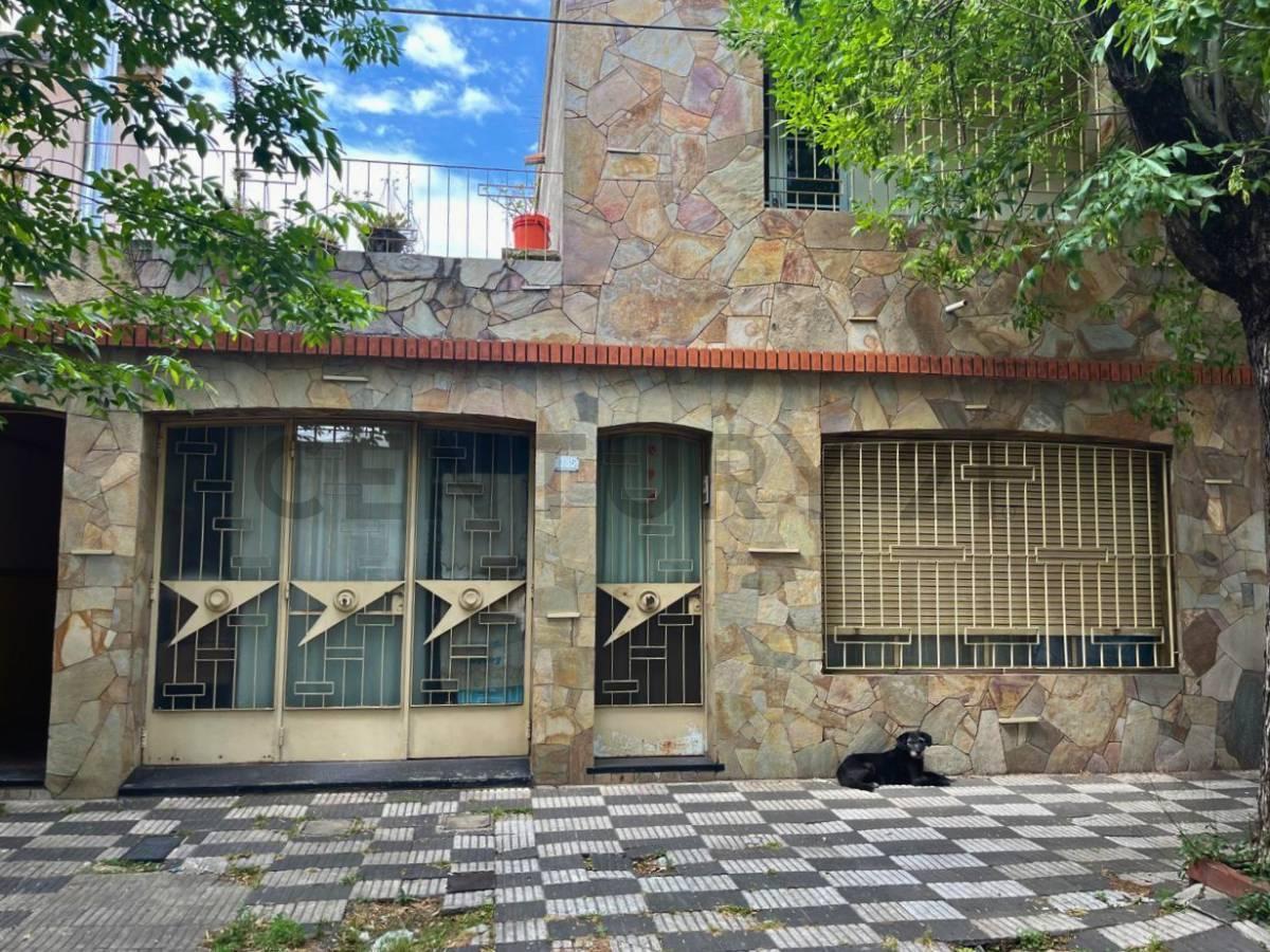 Foto de Venta Dos Casas Con Cochera A Reciclar en Tiro Suizo, Rosario, imagen 4