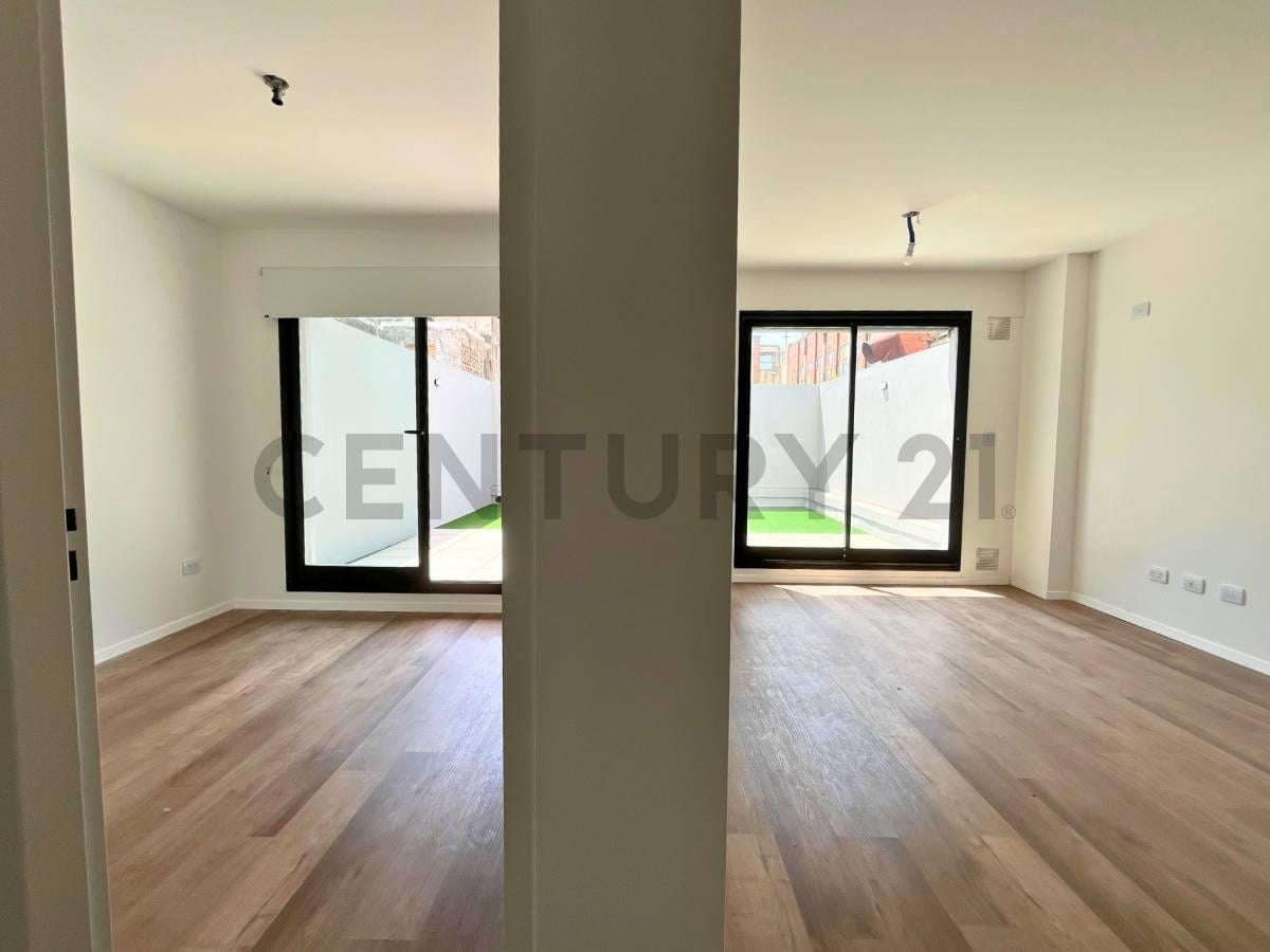 Foto de Venta Departamento de 1 Dormitorio con patio exclusivo | Centro, Rosario, imagen 1