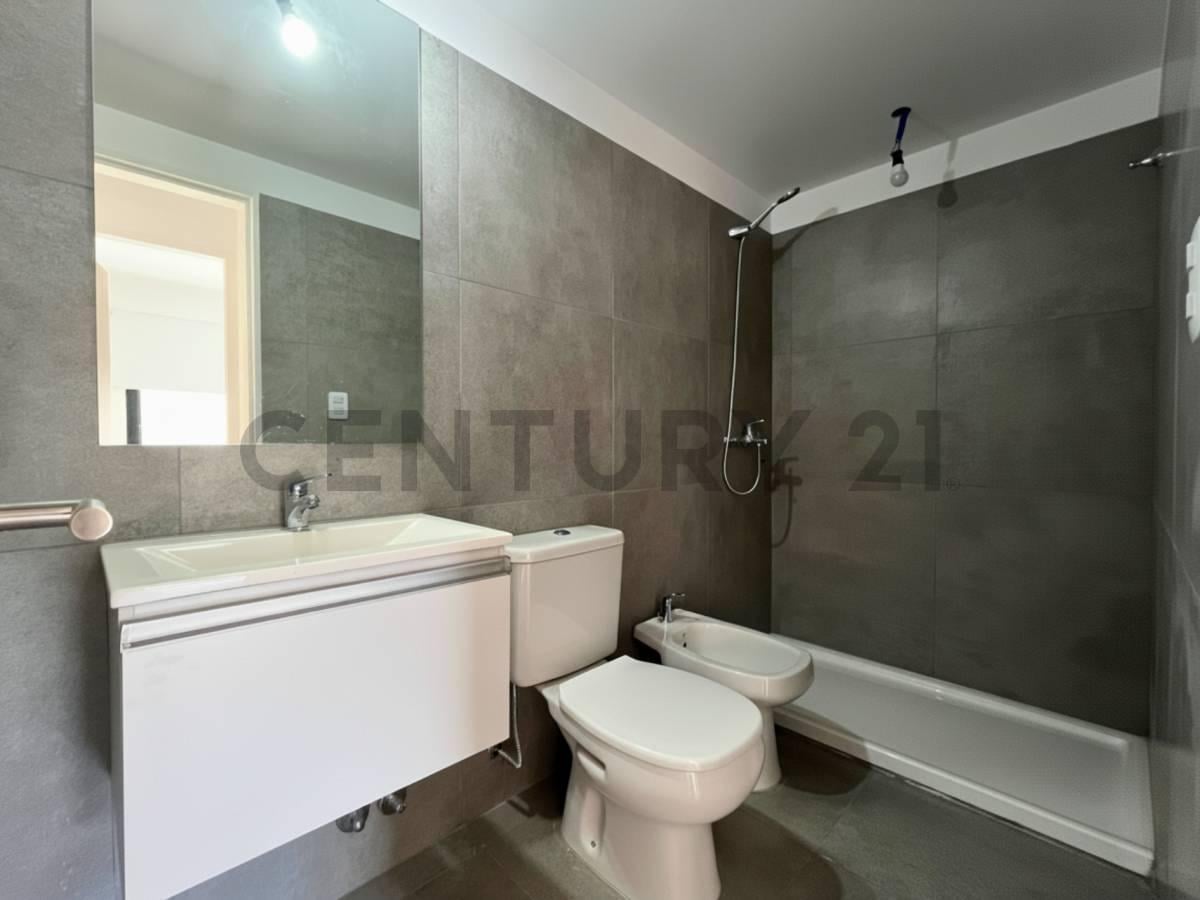 Foto de Venta Departamento de 1 Dormitorio con patio exclusivo | Centro, Rosario, imagen 3