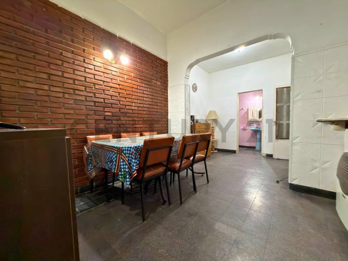 Foto de Venta | Departamento de 2 Dormitorios con patio (A RECICLAR) en, imagen 2
