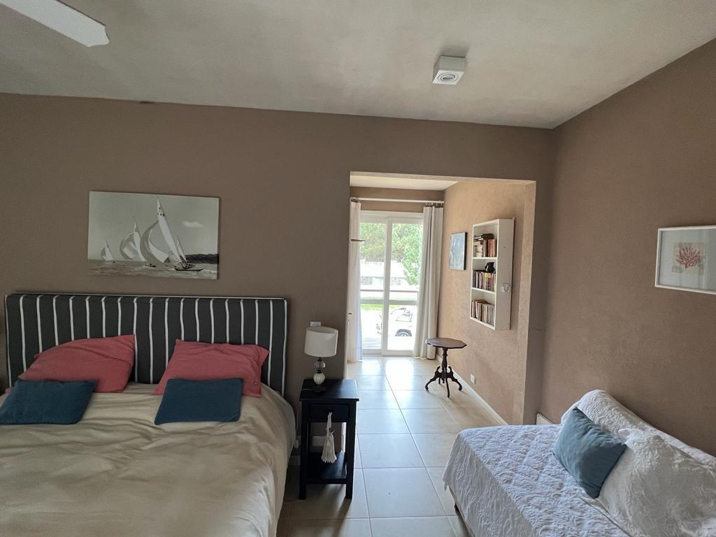Costa Esmeralda - Residencial I | Venta | Casa de 4 Dorm. en Gran Terreno Arbolado de 2.400 m² 3