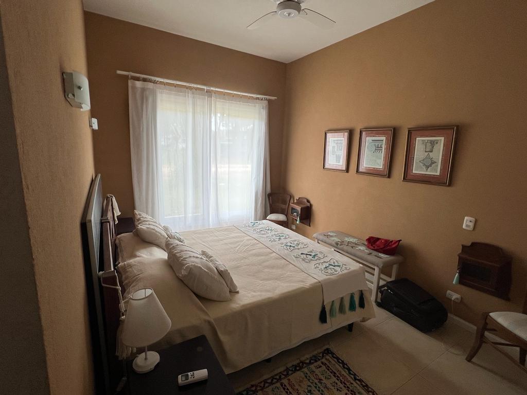 Costa Esmeralda - Residencial I | Venta | Casa de 4 Dorm. en Gran Terreno Arbolado de 2.400 m² 1