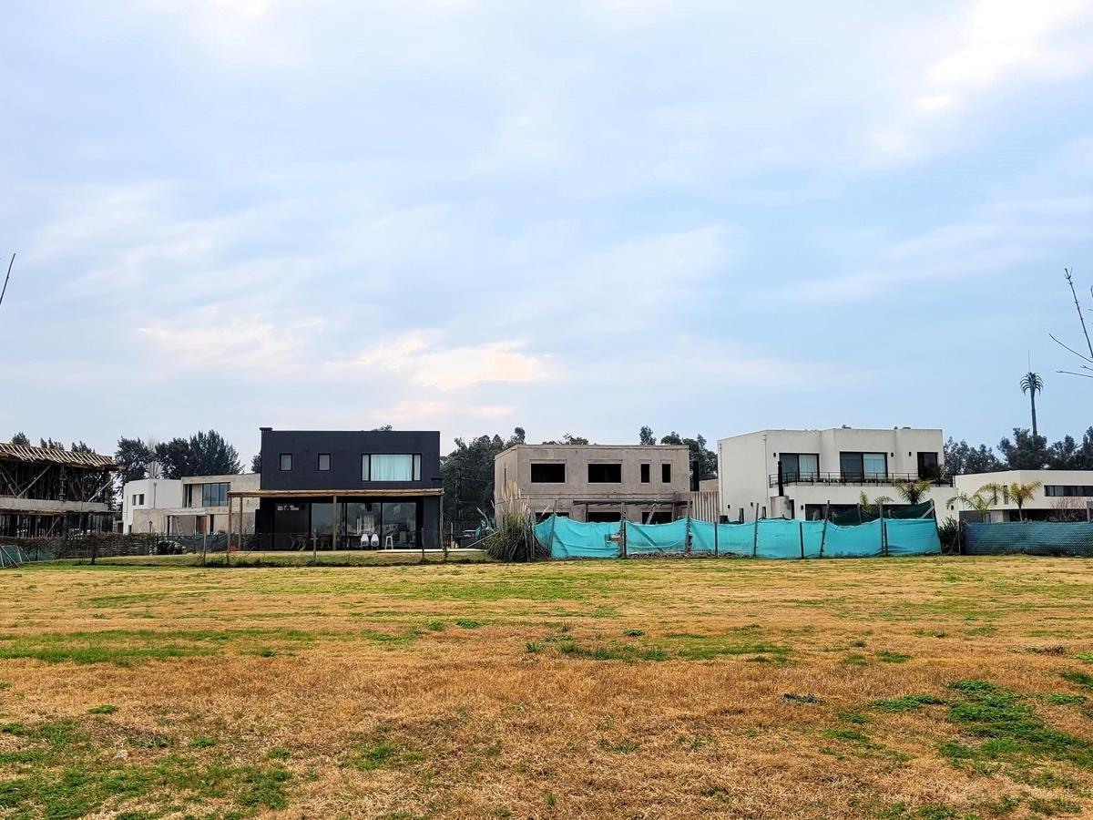 Santa Ana | Venta | Buen lote interno de Orientación Norte