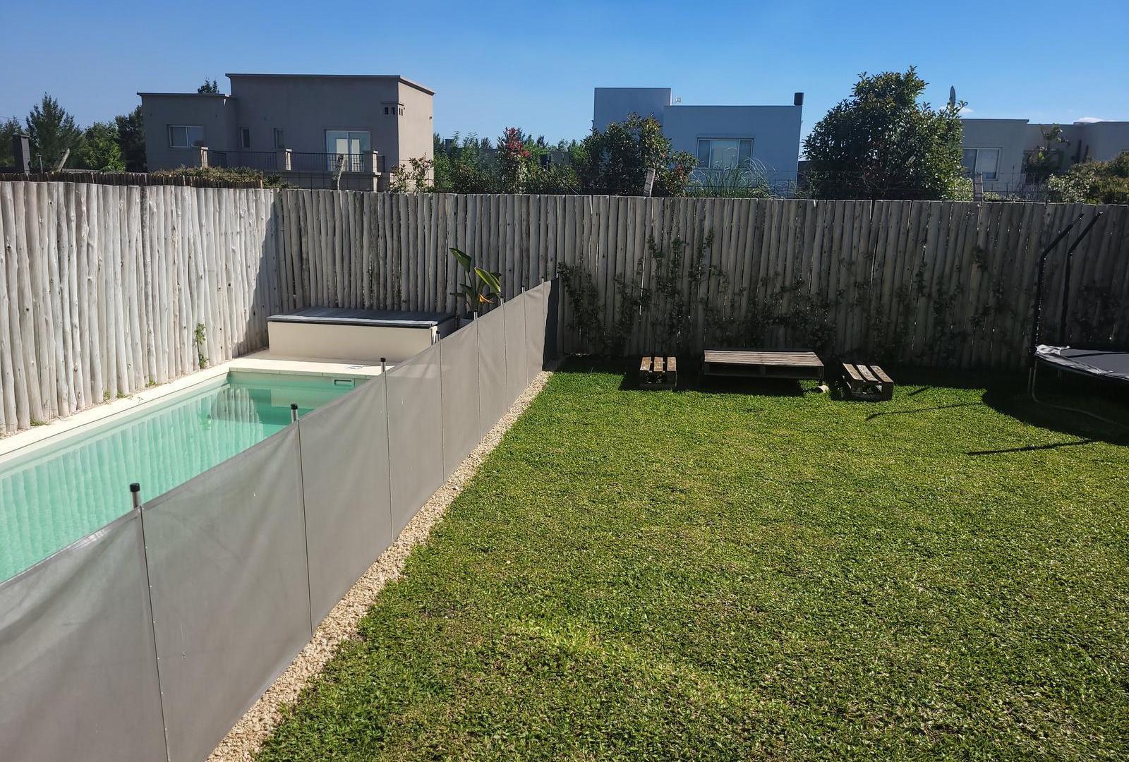 Casas de Santa María | Alquiler temporario | Divina casa de 3 dorm y playroom con galería y pileta