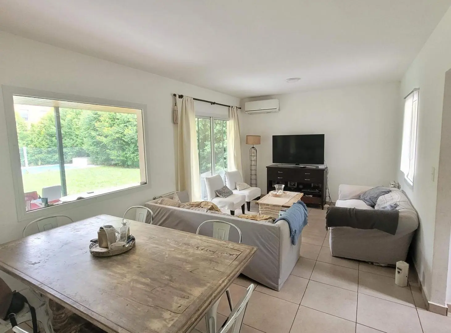 Casas de San Patricio | Venta | Muy linda casa de 5 ambientes, con pileta y gran cerco verde 3
