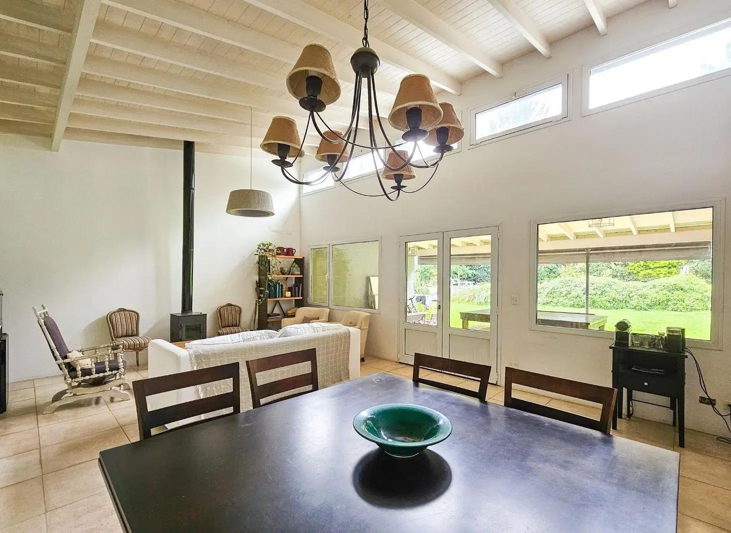 San Matías | Venta | Casa de 3 dormitorios y playroom en una planta en lote arbolado 8