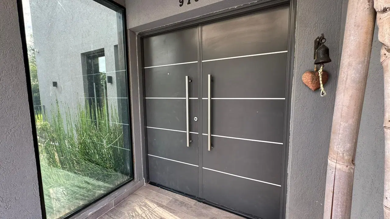 Gran propiedad de 6 ambientes con pileta | Lote en esquina | San Matías | Maschwitz | Escobar 2