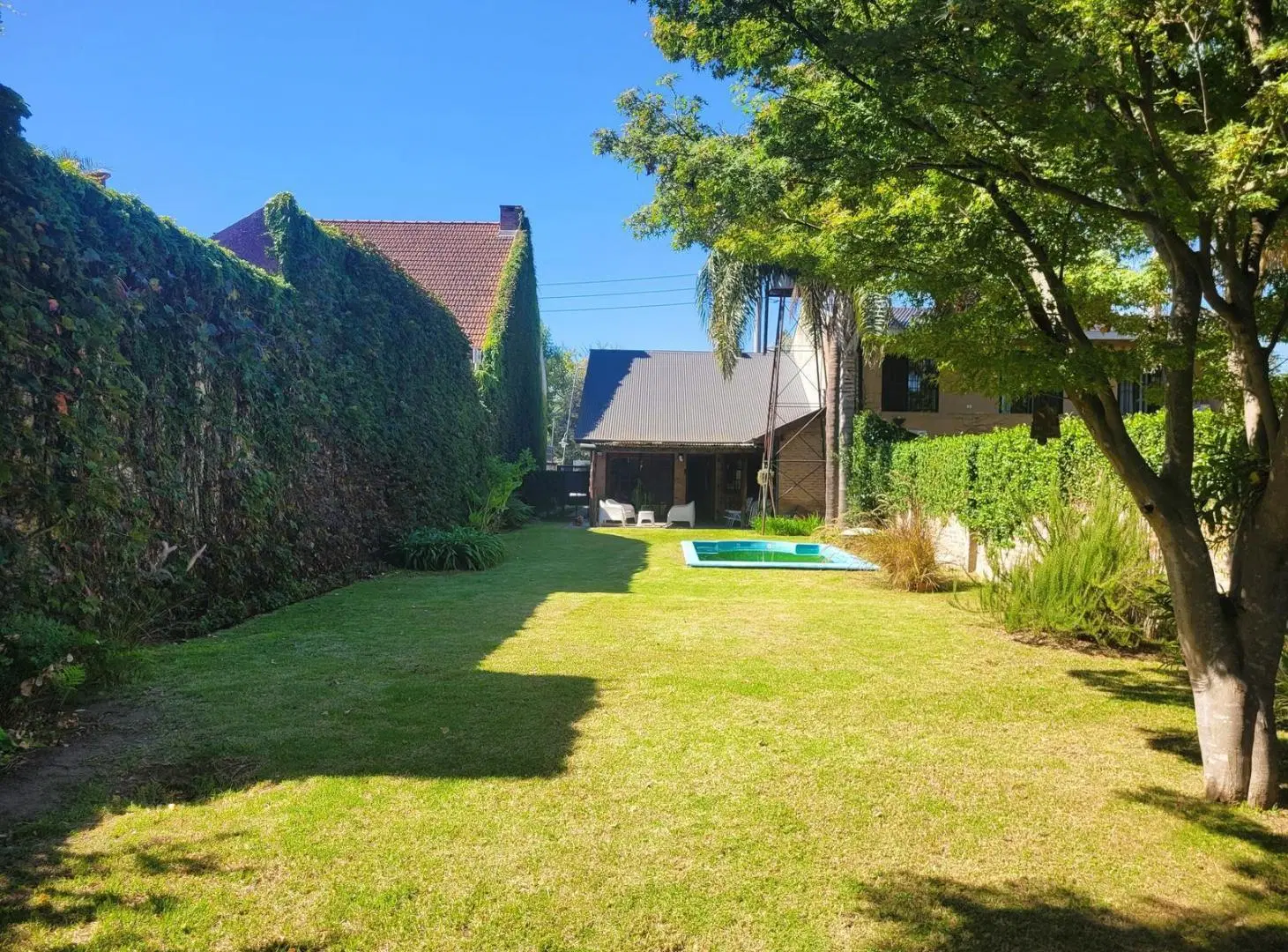 Pacheco | Venta | Casa de 5 ambientes con jardín arbolado y cerca de todo 1