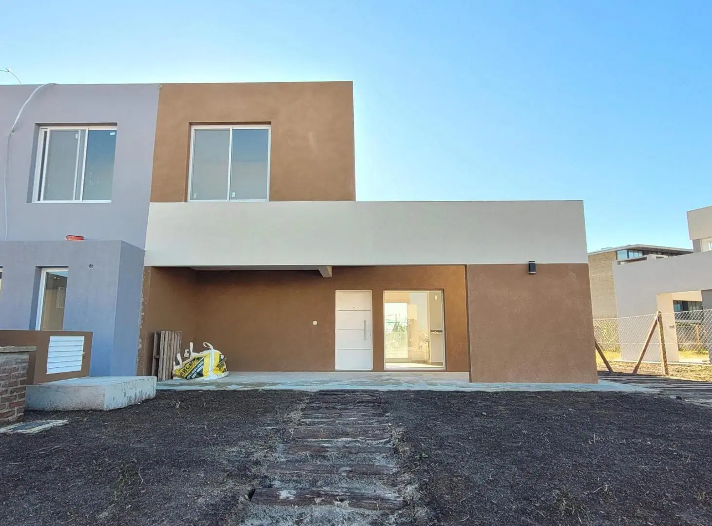 Casas de Santa María | Alquiler | Casa de 2 dorm con pileta en barrio sin expensas 8