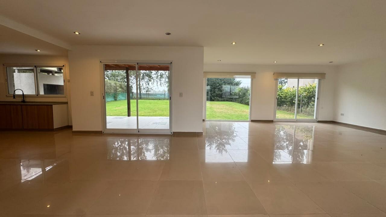 Foto de Luminosa casa en dos plantas con gran jardín | San Matías | Escobar |, imagen 3