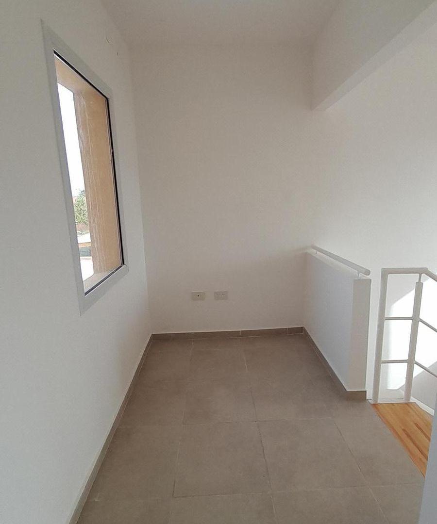 Foto de Casas de Santa Ana | Alquiler | Casa de 4 ambientes con galería y jardín, imagen 4