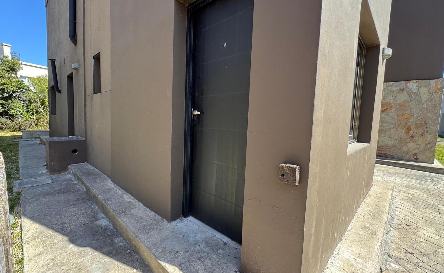 Foto de Casa moderna en dos plantas | Gran lote en esquina | Apto crédito |, imagen 3