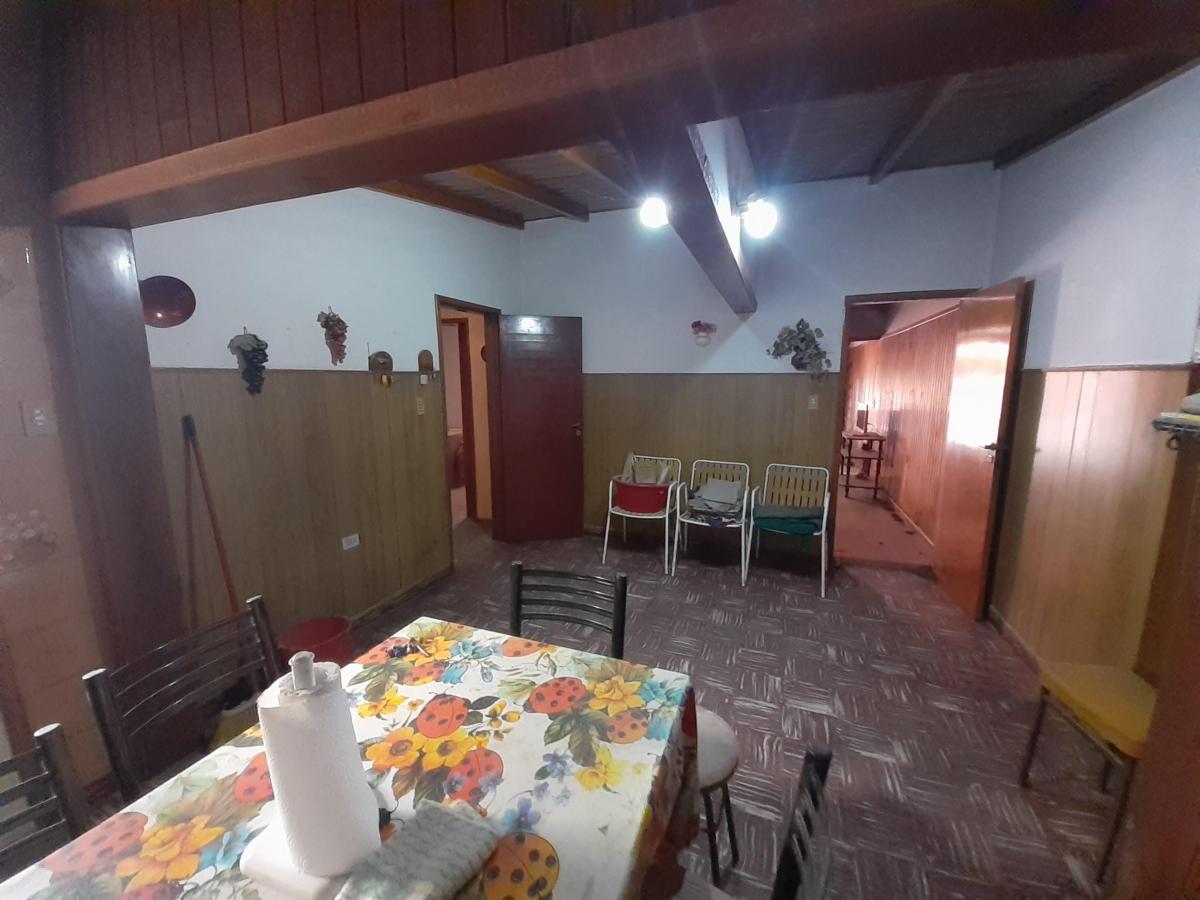 Casa con Cochera, 2 Patios, Quincho, 3 Baños, Terraza, 5 Habitaciones, Playroom. 3