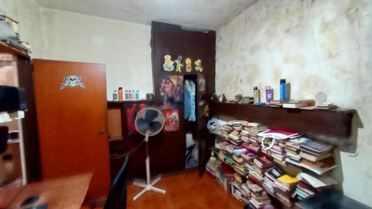 Casa de 4 ambientes en Caballito, cochera y local comercial. Excelente ubicación
