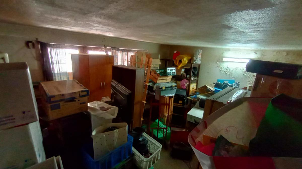 Foto de Casa de 4 ambientes en Parque Chacabuco, cochera y local comercial, imagen 3