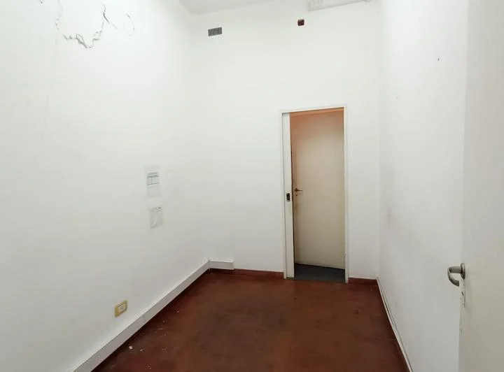 Edificio multiuso de 2 pisos en Congreso con ascensor. 4