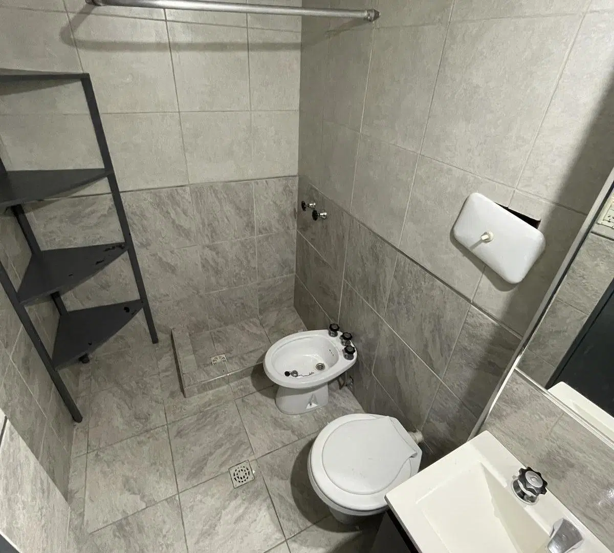 Departamento en Luis Agote 3