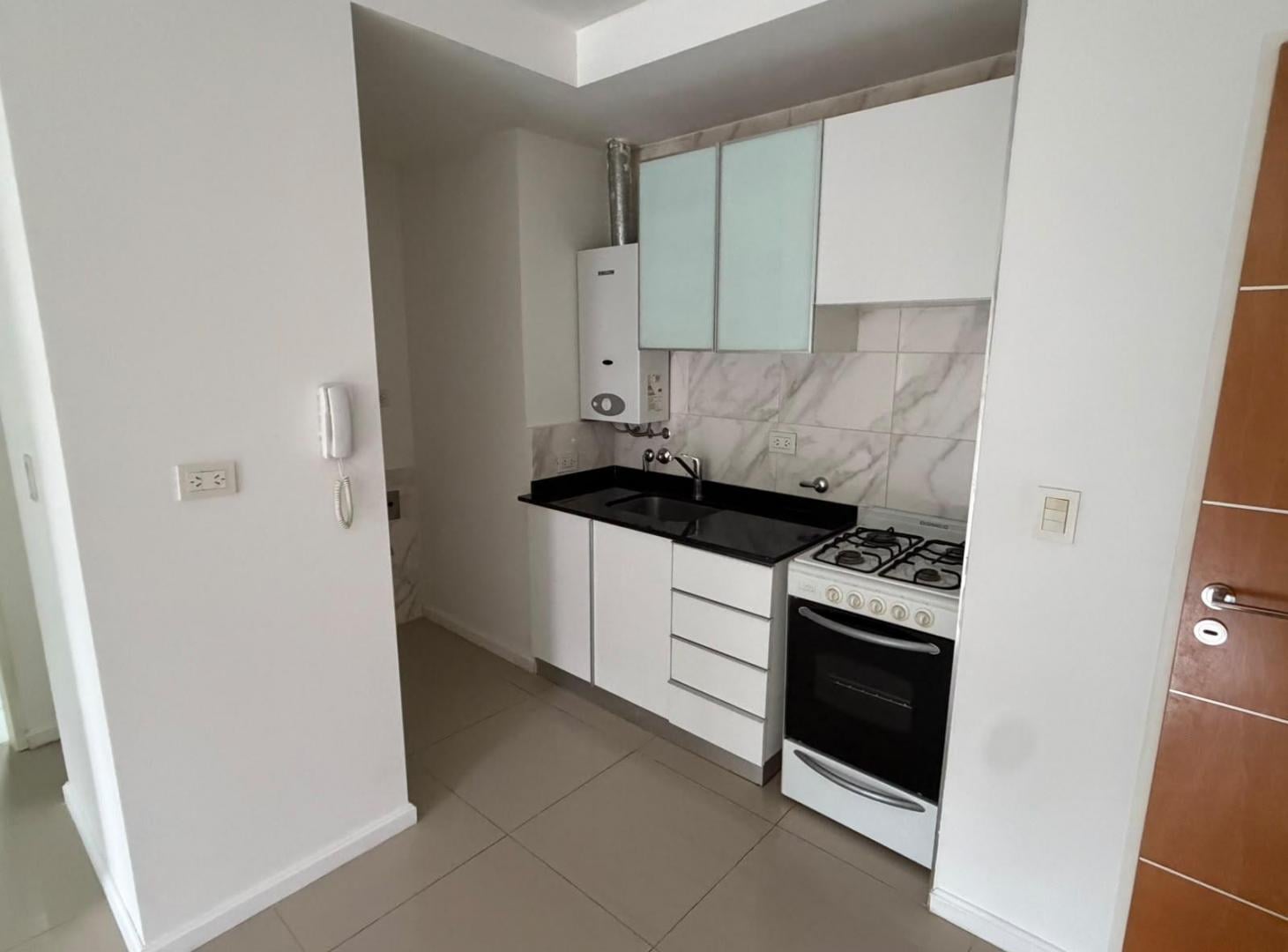 Foto de Departamento de un dormitorio con cochera zona centro, imagen 1