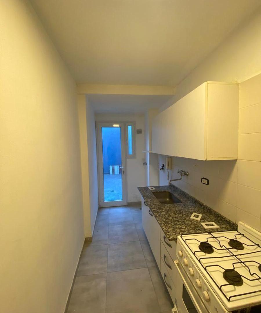 Foto de Departamento en Barrio Martin con patio exclusivo, imagen 2