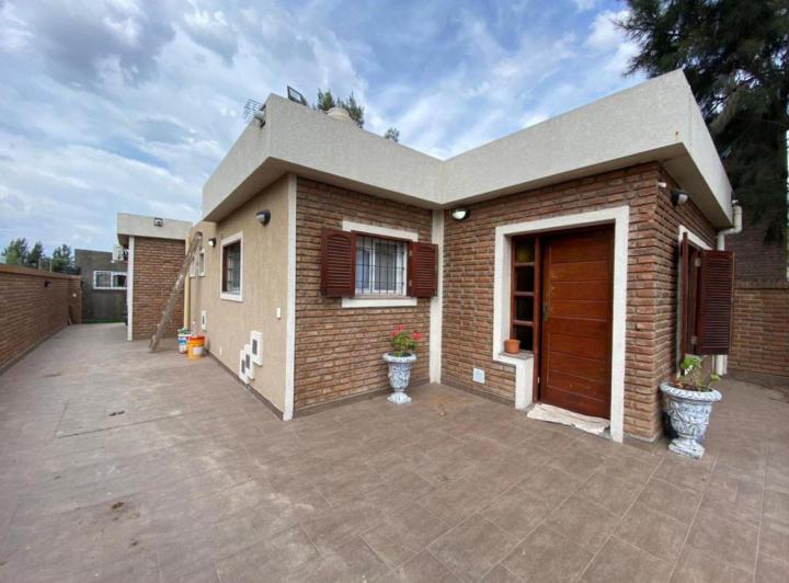 ALQUILER TEMPORARIO CASA CON PILETA EN ROLDAN - AZURDUY DE PADILLA 239 - 2 DORMITORIOS 2