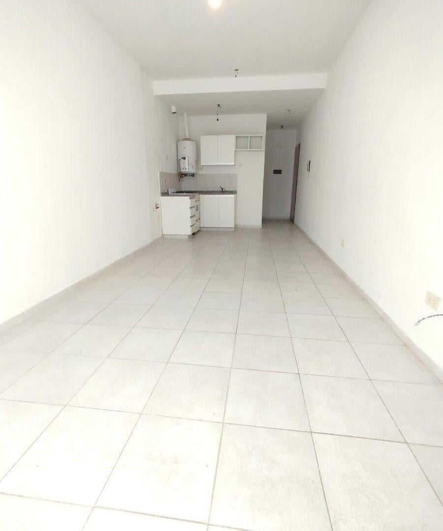 Foto de ALQUILO MONOAMBIENTE CON PATIO - GARIBALDI Y SAN MARTIN, imagen 1