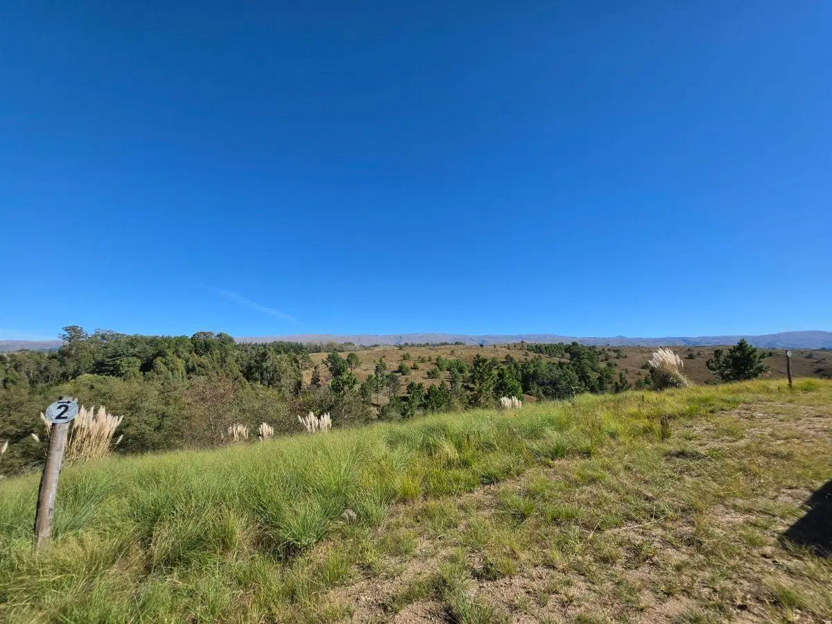 Terreno de 900 m2, ubicado en Villa Yacanto 4
