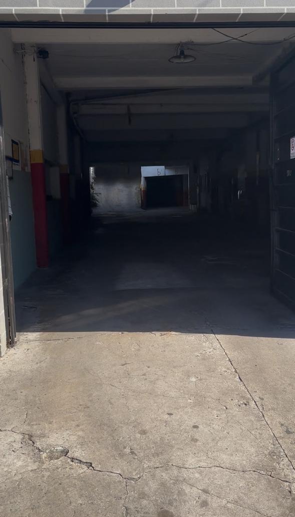 Cochera cubierta de 2200M2 + Depto 3 amb - Nueva Pompeya