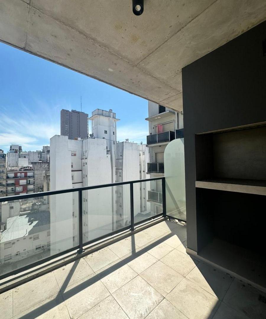 Departamento de 2 ambientes a estrenar con cochera cubierta zona Aldrey