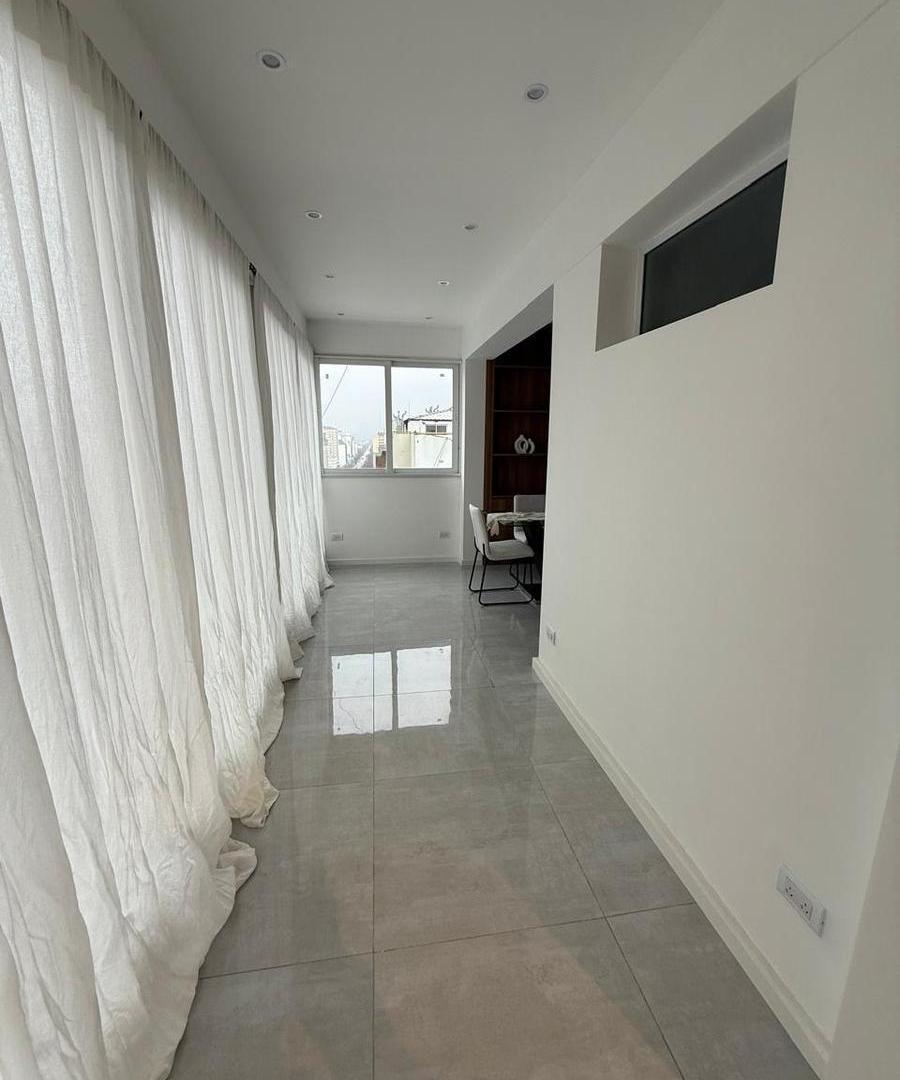 Foto de Venta departamento 3 ambientes con balcón, reciclado y amoblado en zona, imagen 5