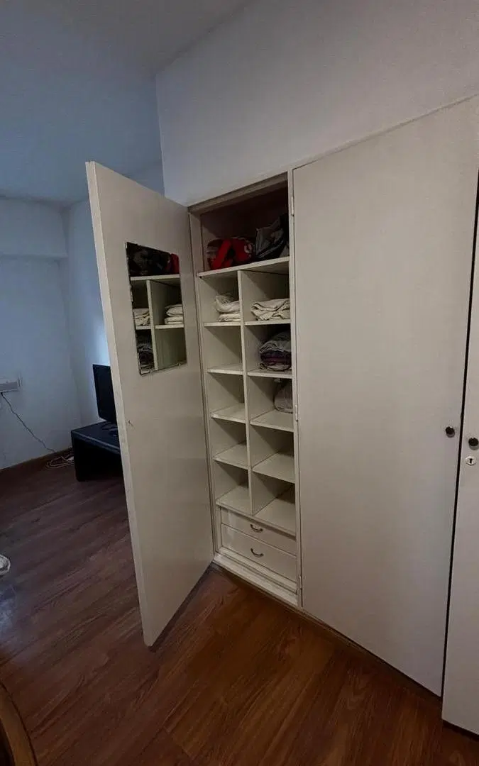 Alquiler monoambiente lateral abierto, en zona Aldrey 5