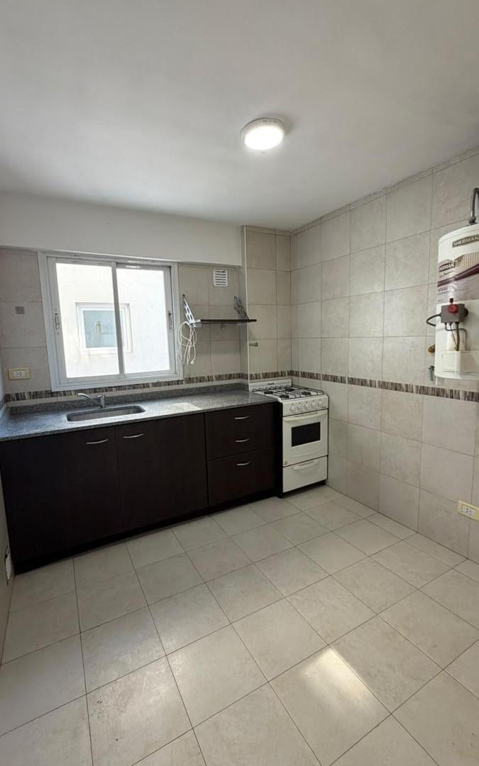 Foto de Alquiler Depto 2 ambientes al frente - La Perla, imagen 5