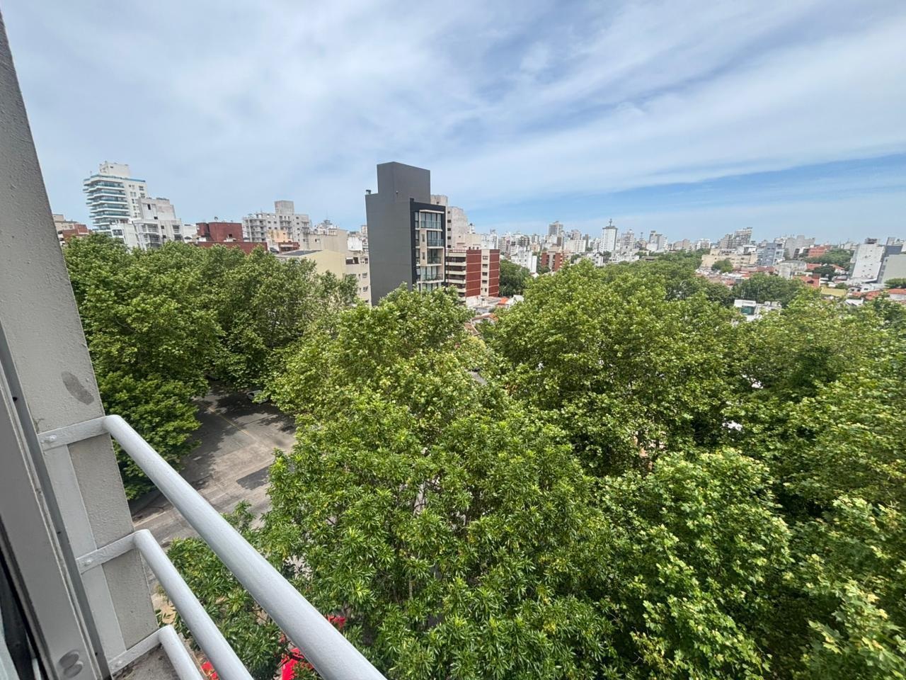 Foto de Alquiler Depto 2 ambientes al frente - La Perla, imagen 1